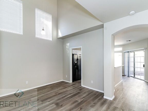 3rd image of 1124 E Silverwood Dr