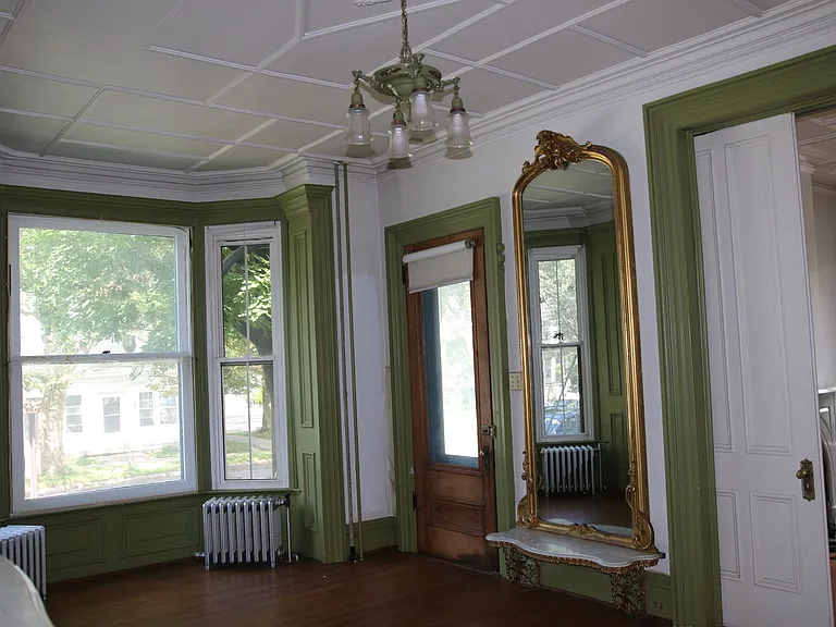 125 W Green St — Photo 33