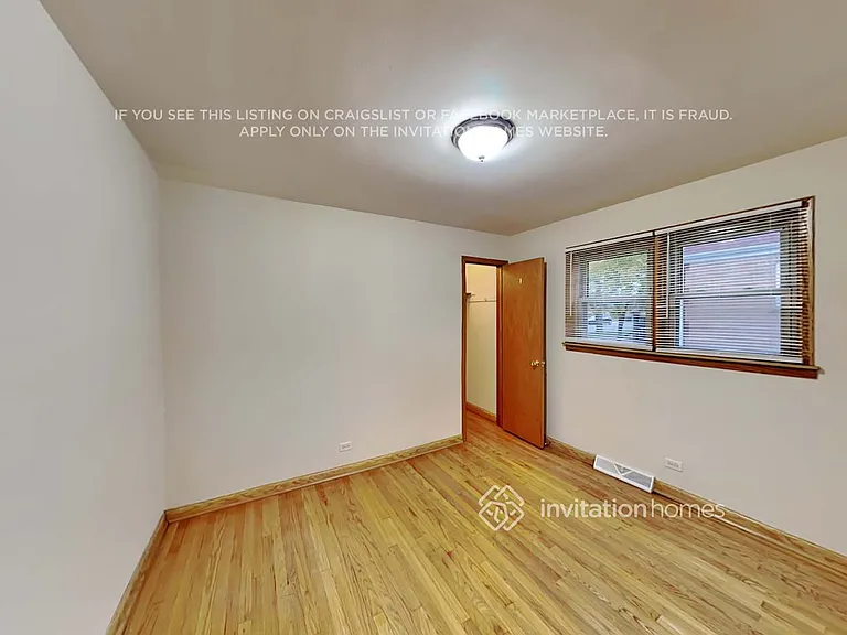 10933 S Tripp Ave — Photo 10