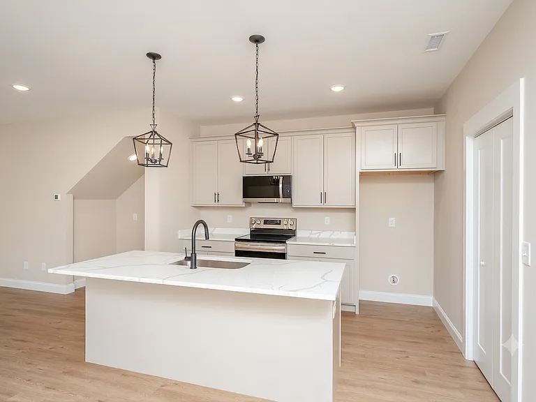 107 Elcon Dr — Photo 5