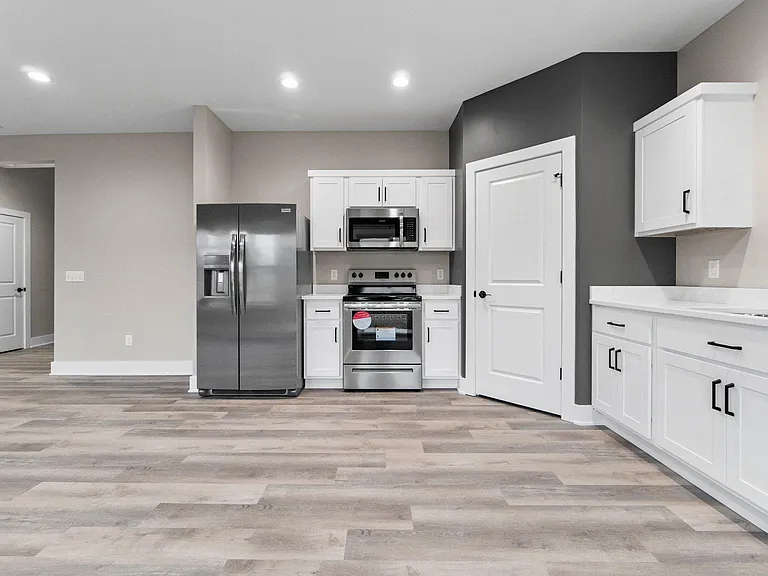 258 N West Hamilton Rd #258 — Photo 6