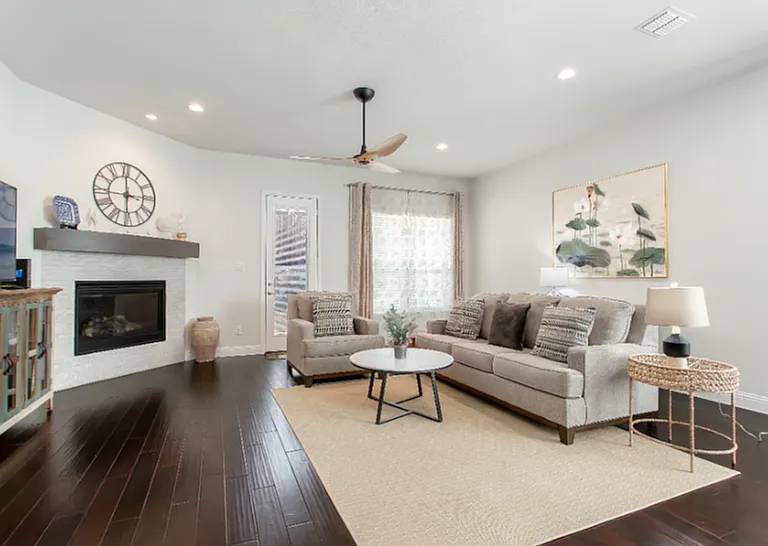 Lanier Dr — Photo 1