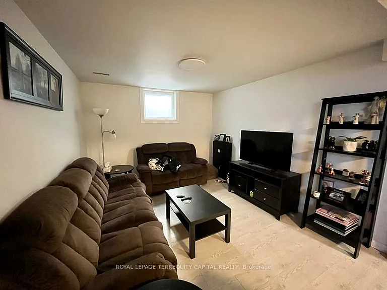 48 Nicole Marie Ave #LOWER — Photo 5