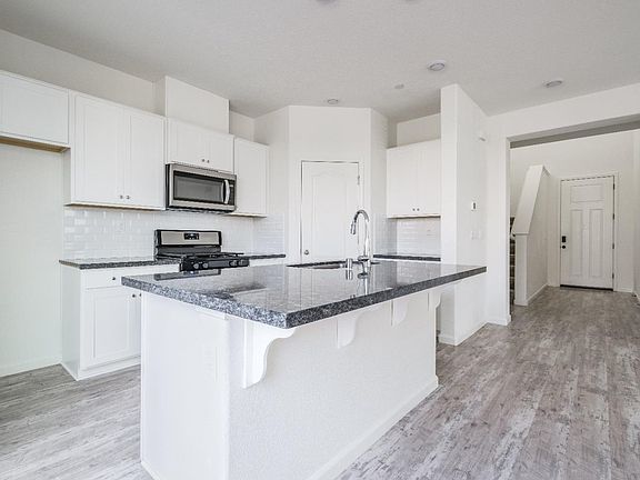 3rd image of 3268 Sunny Gate Ln