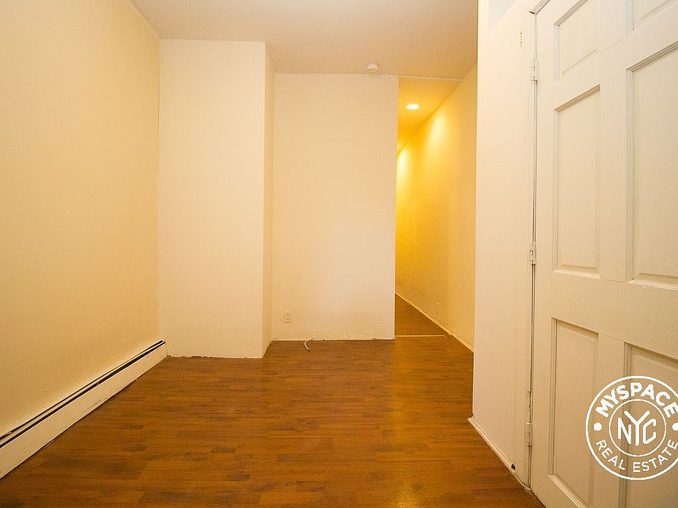 2nd image of 575 Saint Johns Pl APT 1r