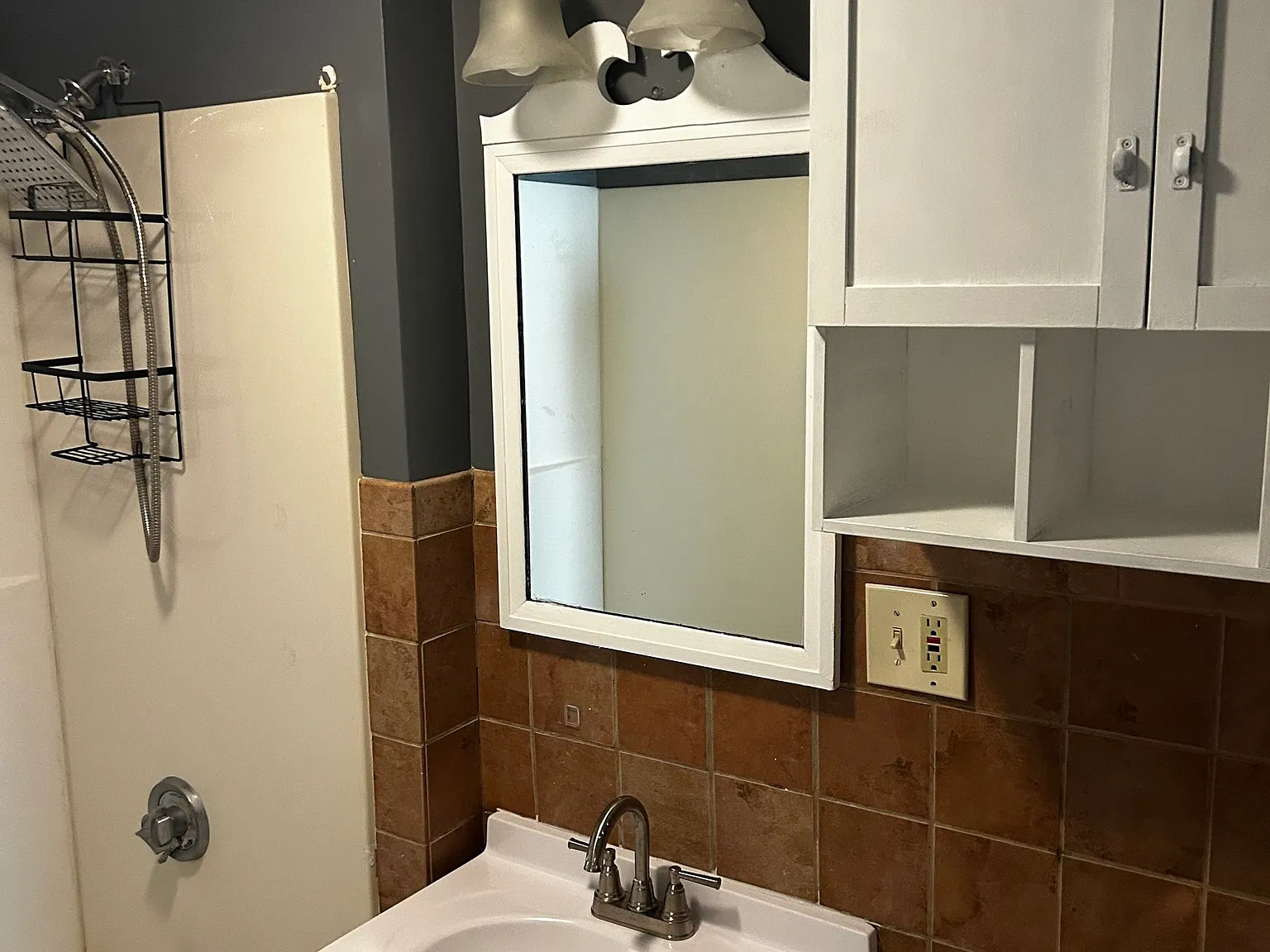 3 bed, 1.0 bath, 1076 sqft, $1,750 — Photo 4