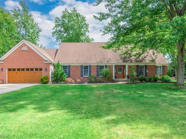 717 Wedgewood Dr, Avon Lake, OH 44012
