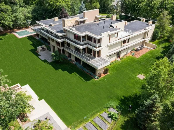 685 Hidden Creek Trl, Mendota Heights, MN 55118