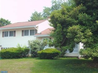 10 E Dickens Rd, Claymont, DE 19703
