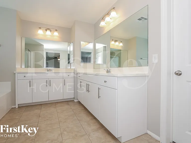 4515 Amberley Ridge Ave — Photo 10