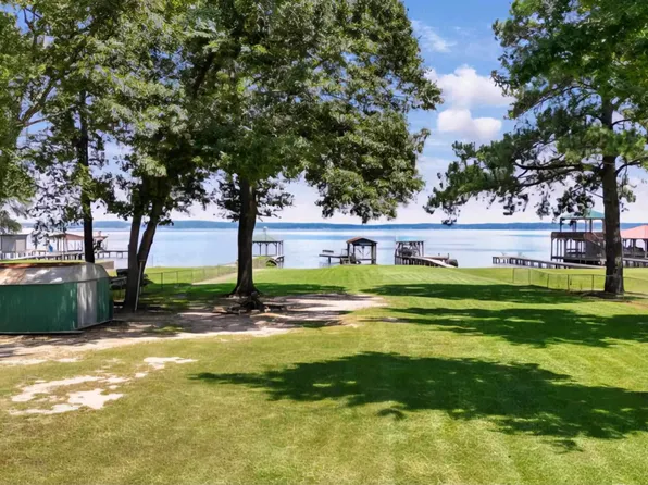 4693 Sunrise Dr, Chandler, TX 75758