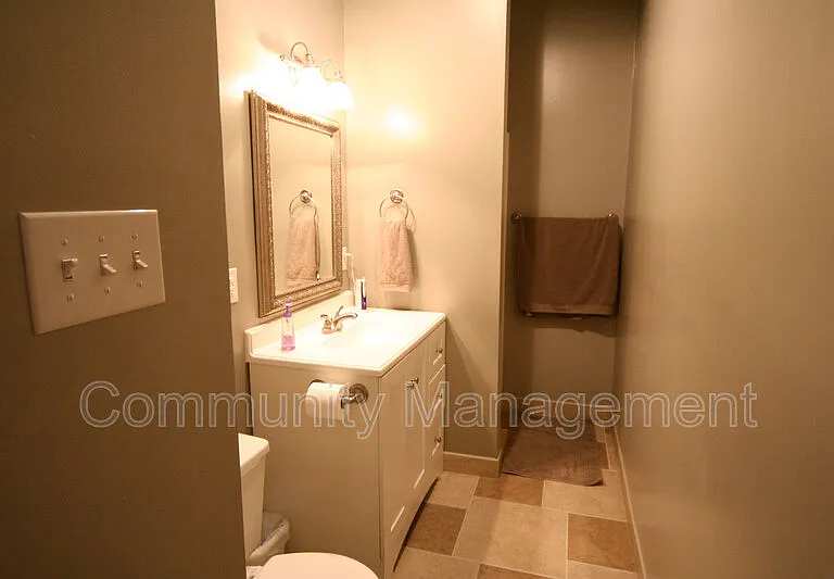 629 Park Blvd — Photo 3