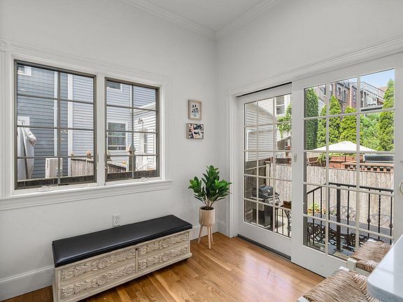 4th image of 6 Franklin St #1