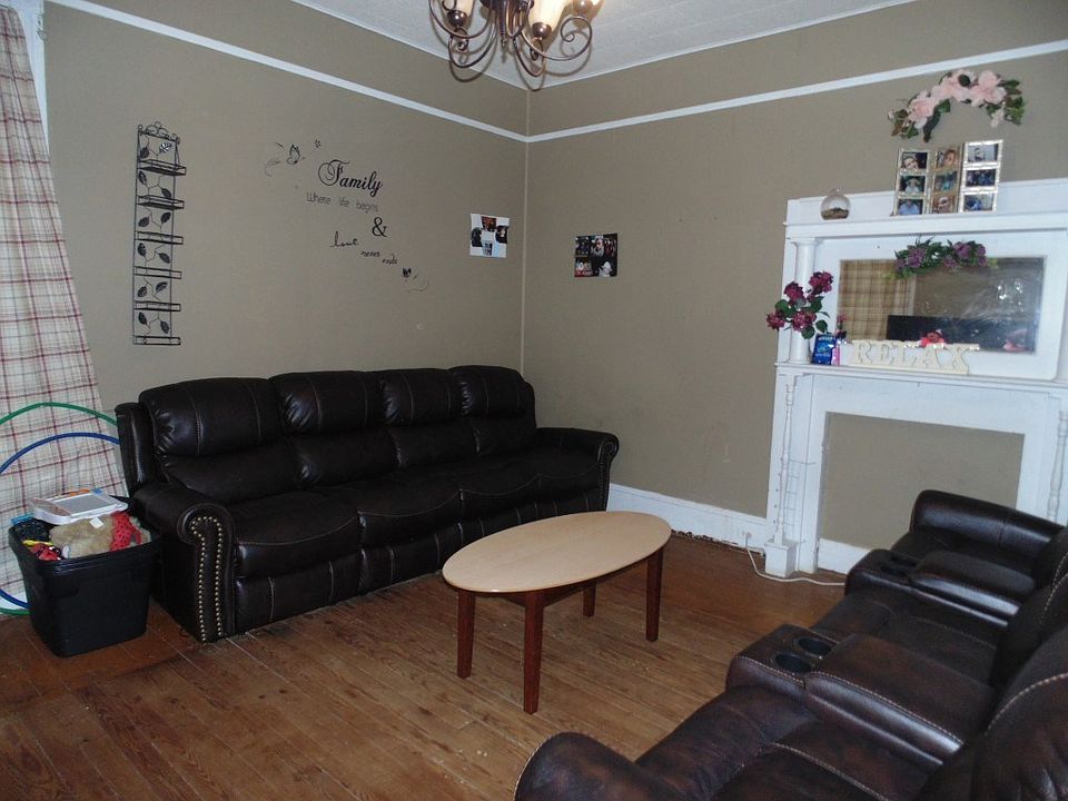 1st image of 121 Stanford St