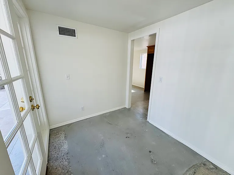 471 1/2 Ellis St — Photo 13