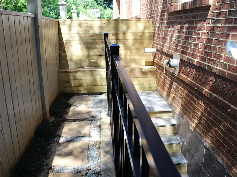 1124 Center St NW — Photo 19