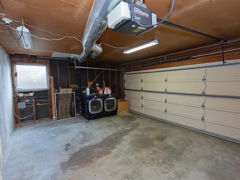 331 Courtland Dr #B — Photo 9