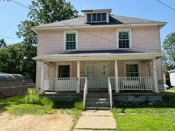 217 Lester Ave #1, Dowagiac, MI 49047