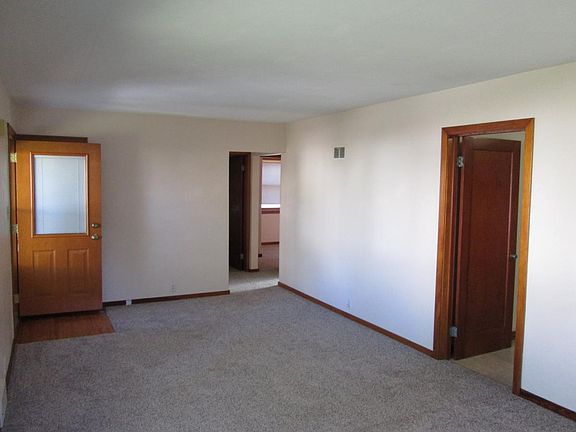 3rd image of 631 McKinley Ave