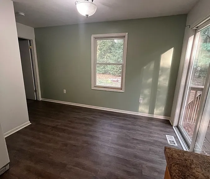863 Sharon Rd — Photo 8