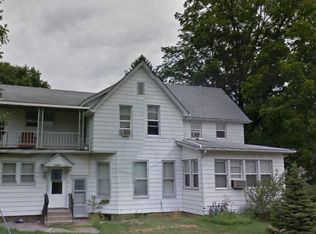 2333 1/2 5th St, Moline, IL 61265