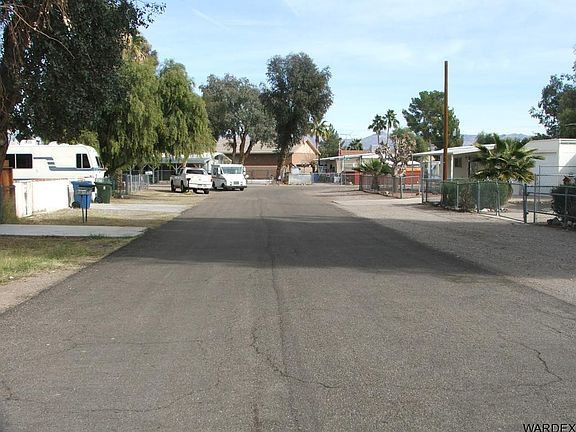 5th image of 194 Tanglewood Ln