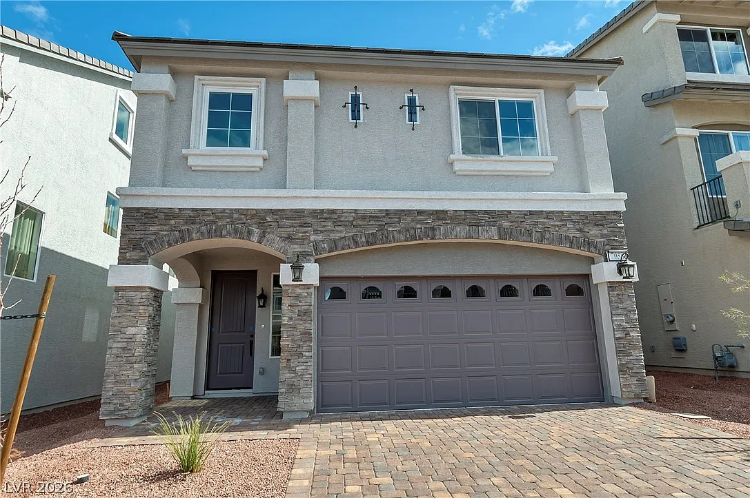4 bed, 2.5 bath, 2277 sqft, $2,300 — Photo 1