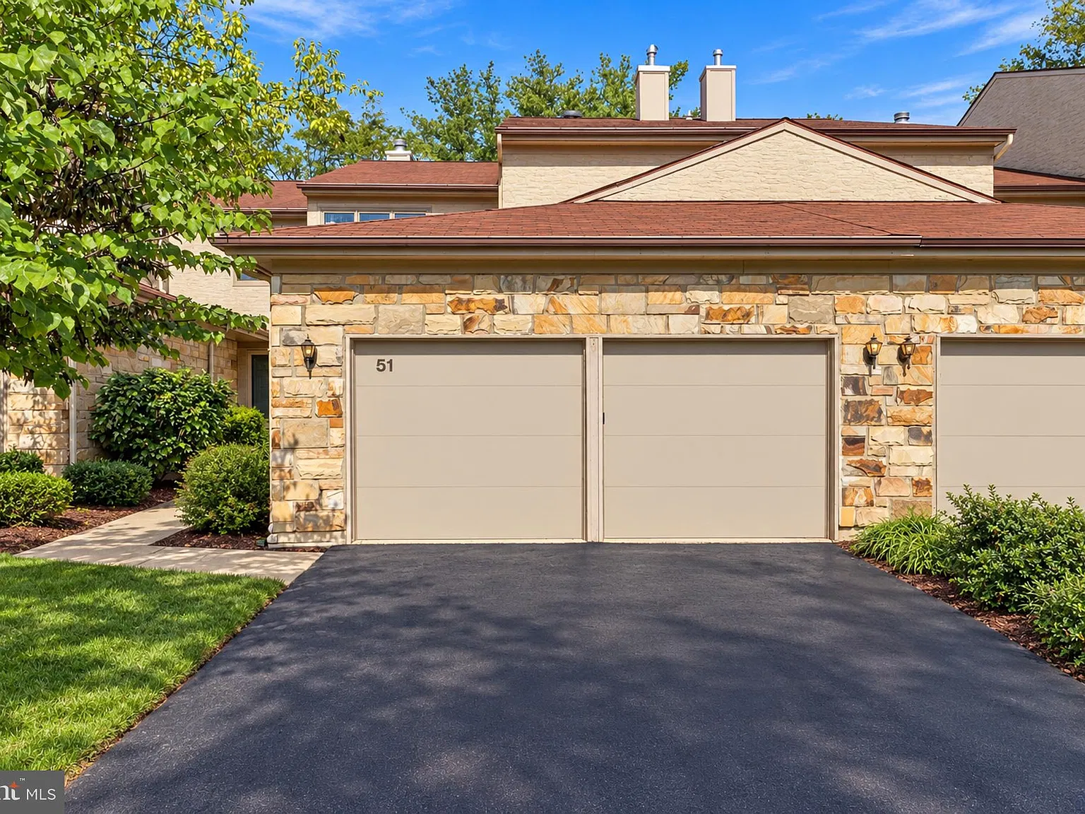 2 bed, 2.5 bath, 2143 sqft, $3,400 — Photo 3