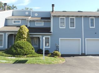 306 Lamplighter Cir, Pittsburgh, PA 15212
