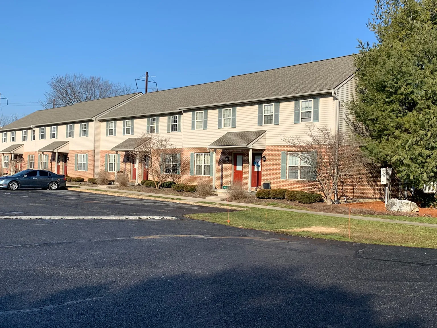 Countryside Apartments | Pet Friendly — Photo 1