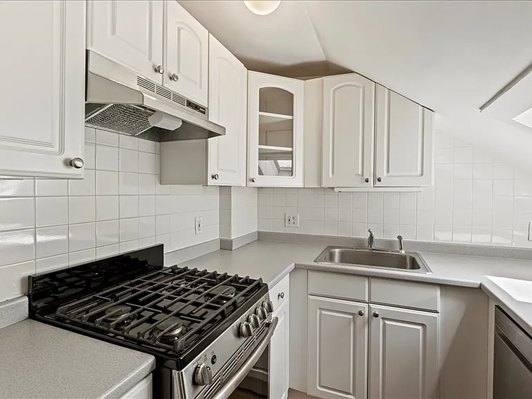 619 Tremont St #4 — Photo 11