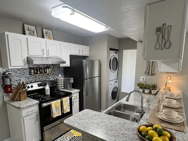 Vista Del Sol Apartments — Photo 29