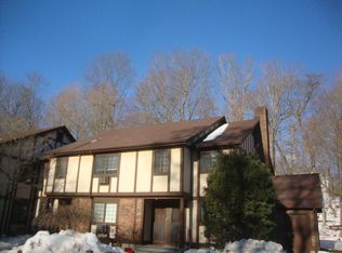 556 Swanson Cres, Milford, CT 06461