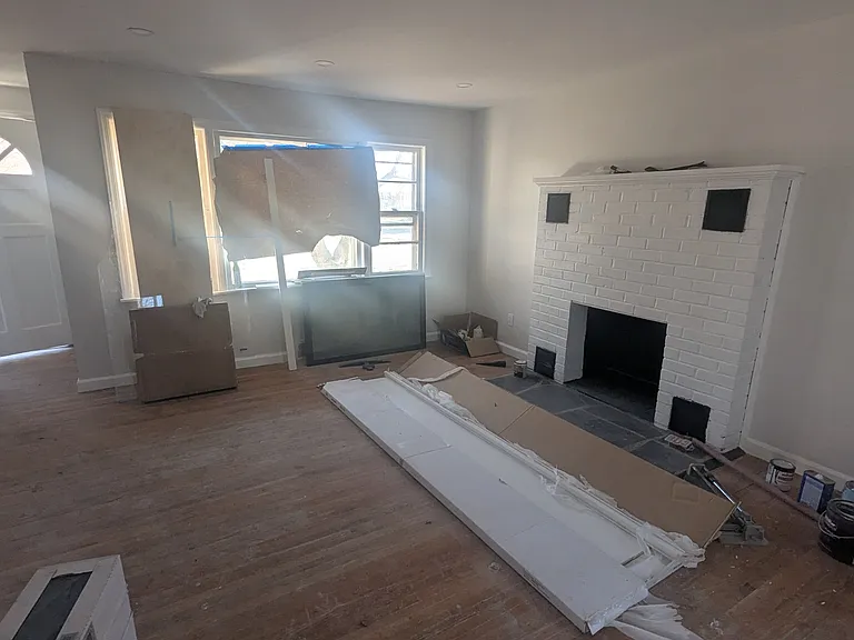 540 W 7th Ave — Photo 2
