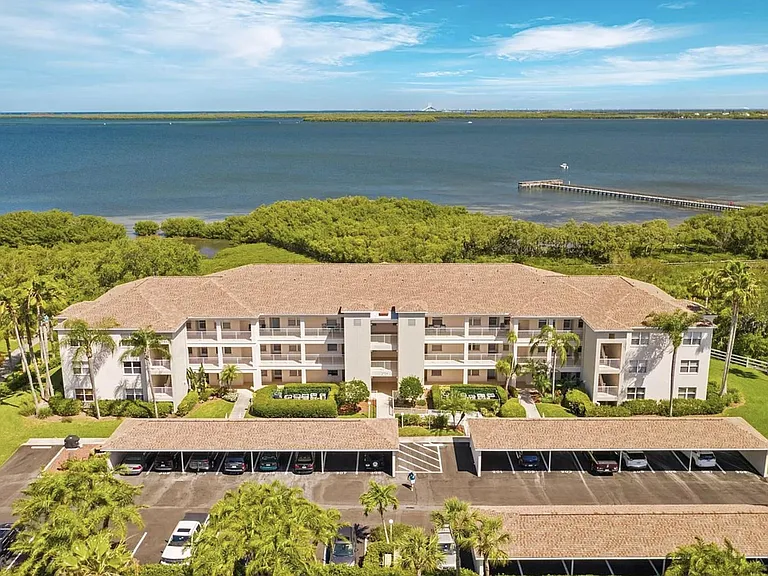 2725 Terra Ceia Bay Blvd #304 — Photo 1