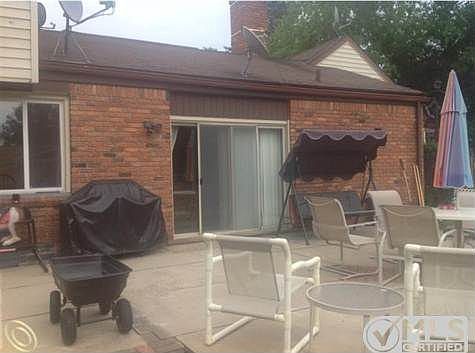 BACK PORCH photo 8.JPG