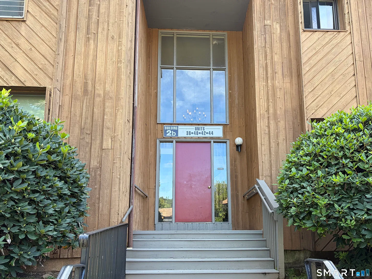 Riverview Condominium — Photo 2
