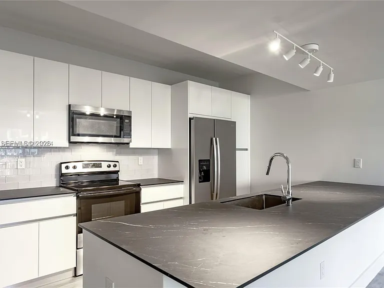 4400 Sunrise Blvd #S2-A — Photo 21