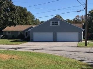 64 Columbia Rd, Swansea, MA 02777