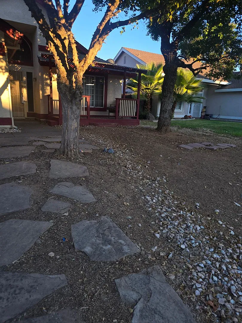 Cute 4 bedroom 2bathroom house in Antelope — Photo 3