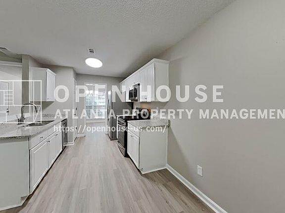 5th image of 2960 Binghampton Ln