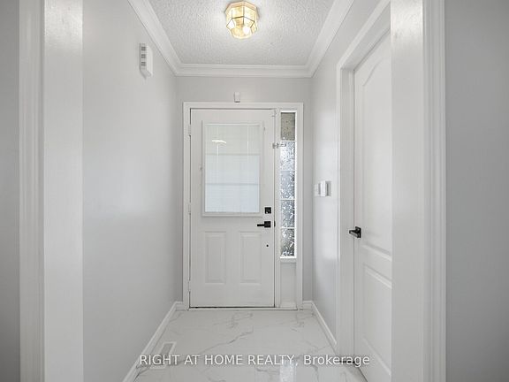 5th image of 475 Collis Ct