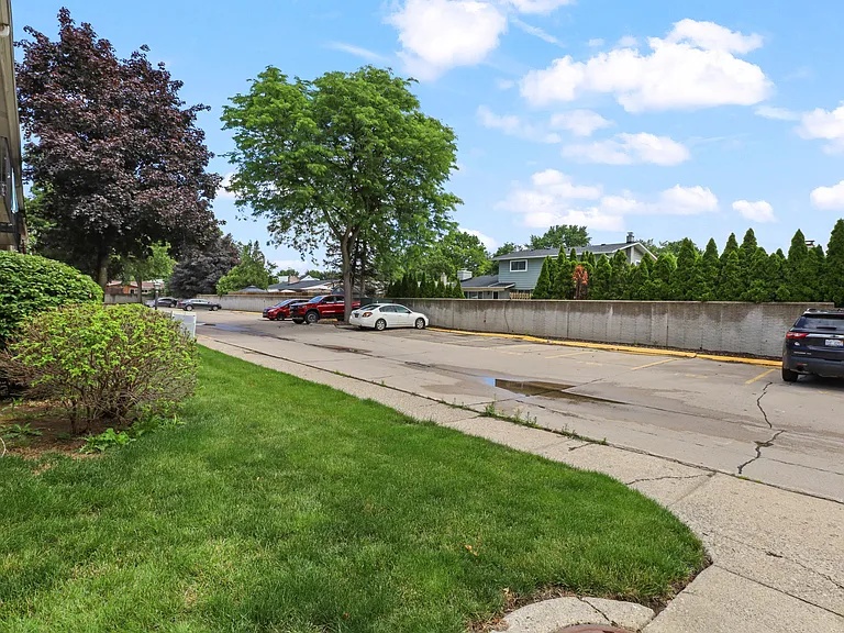 8577 Kennedy Cir #M7 — Photo 4