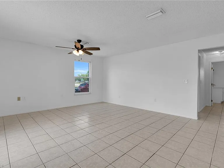 421 SE 24th Ave — Photo 7