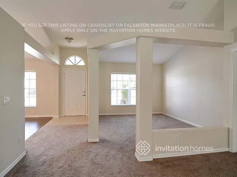 2090 SW Capeador St — Photo 5