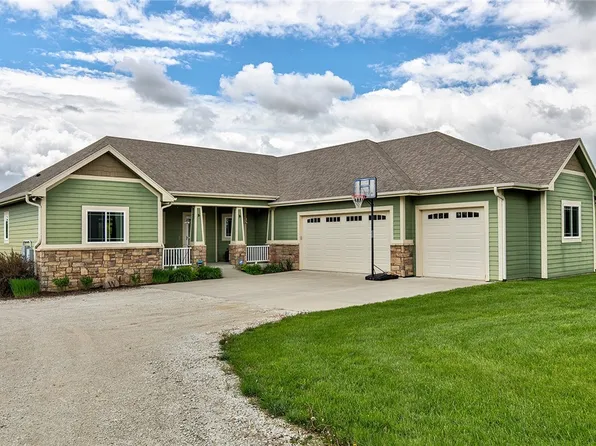 15605 Scott Ct, Earlham, IA 50072