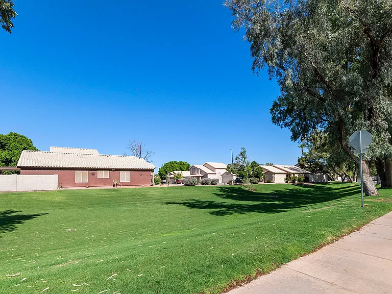 58 W Melody Dr — Photo 32