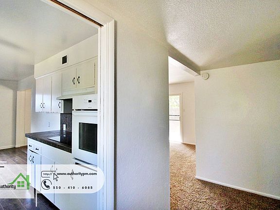 3rd image of 6482 Leonard Dr