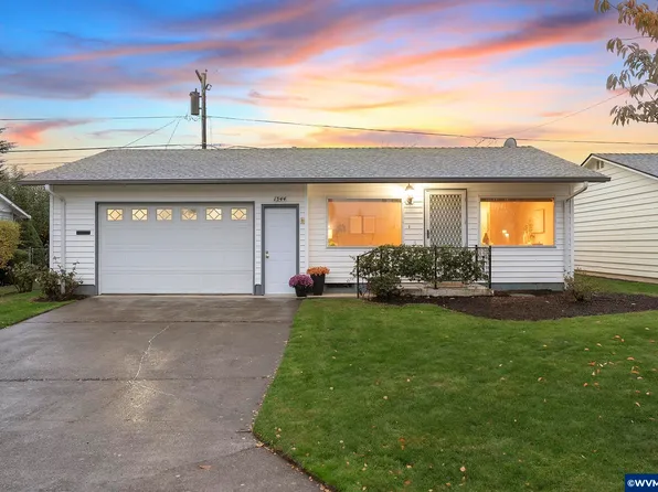 1344 Sallal Rd, Woodburn, OR 97071