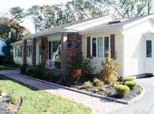 16 Sycamore Ave, Lake Grove, NY 11755